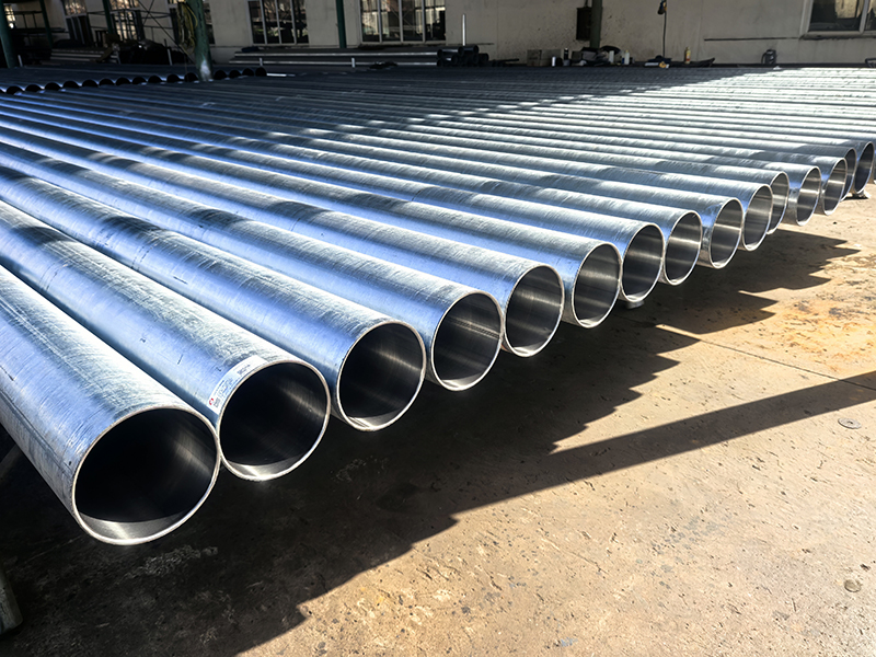 内衬不锈钢复合钢管的应用场景：建筑给排水